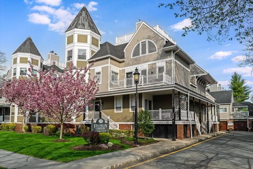 Townhouse in Morristown, Morris County