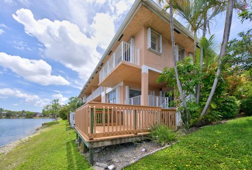 Townhouse in Oakland Park, Broward County