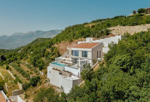 Detached House in Budva