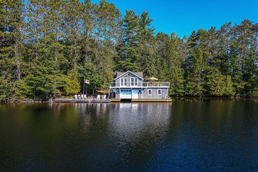 Dom jednorodzinny w Lake of Bays, Ontario