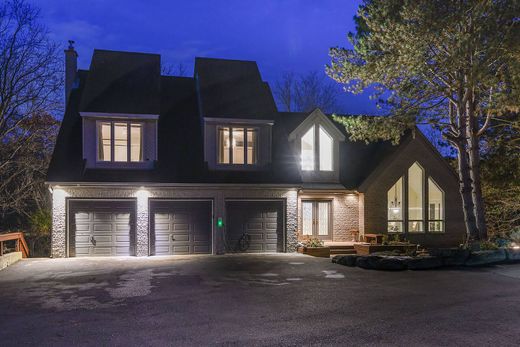 단독 저택 / Hamilton, Ontario