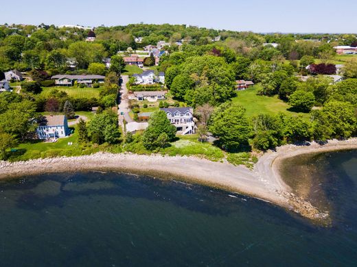 Detached House in Portsmouth, Newport County