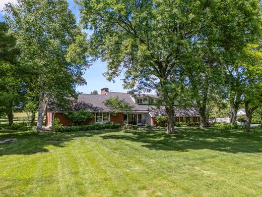Detached House in Wayne, DuPage County