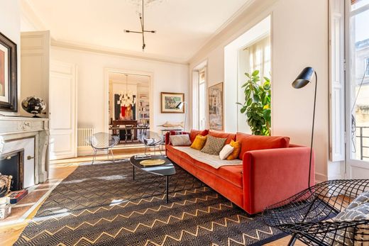 Apartment / Etagenwohnung in Bordeaux, Gironde