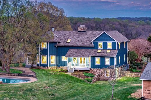 Luxury home in Markham, Fauquier County