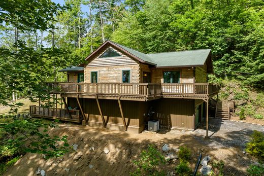 Burnsville, Yancey Countyの一戸建て住宅