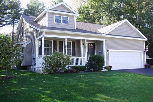 Luxury home in Laconia, Belknap County