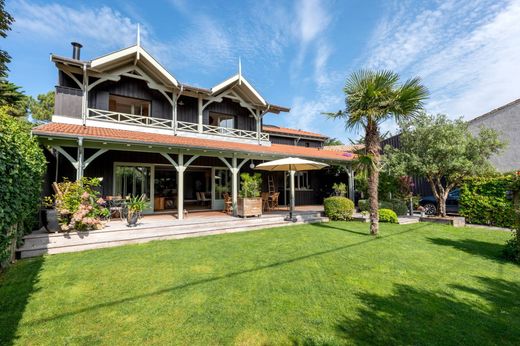 Detached House in Cap Ferret, Gironde