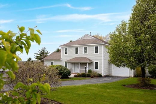Apartment / Etagenwohnung in Bourne, Barnstable County