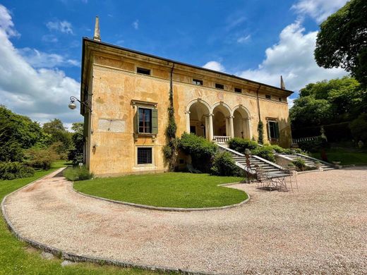 بيت مستقل ﻓﻲ فيرونا, Provincia di Verona