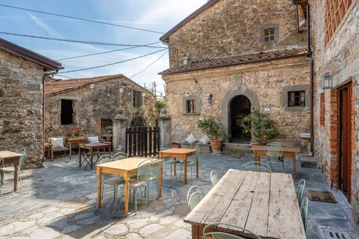 Casa Unifamiliare a Fivizzano, Massa-Carrara