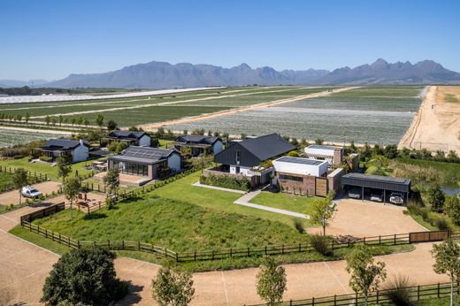 Einfamilienhaus in Stellenbosch Central, Cape Winelands District Municipality