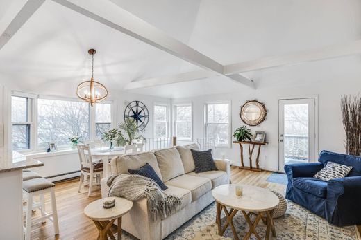 Apartment in West Dennis, Barnstable County