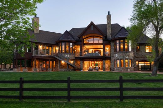 Detached House in Loveland, Larimer County