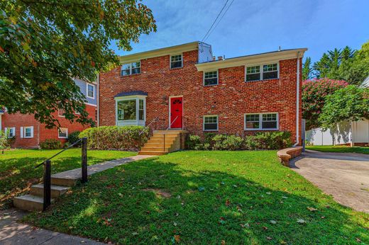Casa Independente - Bethesda, Montgomery County