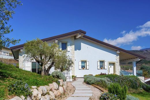 Villa in Costermano, Provincia di Verona