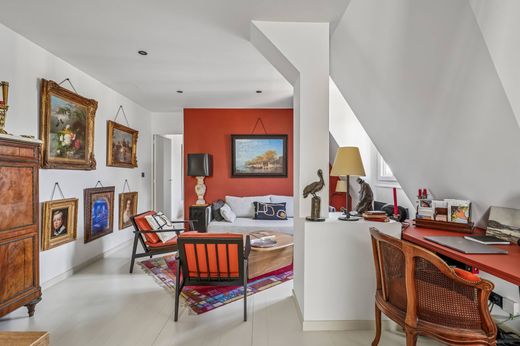 Apartment in Neuilly-sur-Seine, Hauts-de-Seine