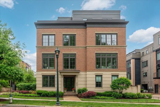 Luxury home in Chevy Chase, Washington County