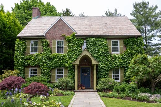 Detached House in Cambridge, Middlesex County