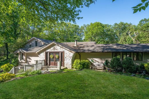 Detached House in Laurel Hollow, Nassau County