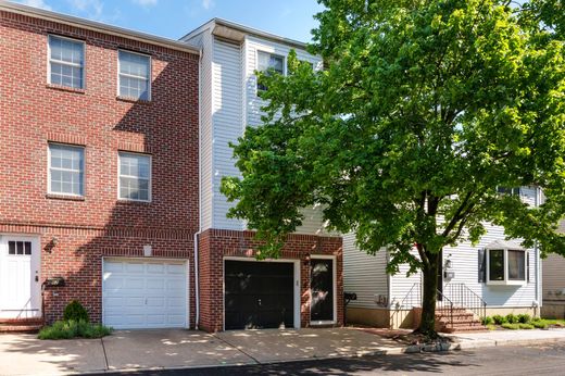 Townhouse in Lambertville, Hunterdon County