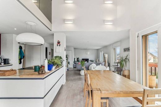 Apartment / Etagenwohnung in Préverenges, Morges
