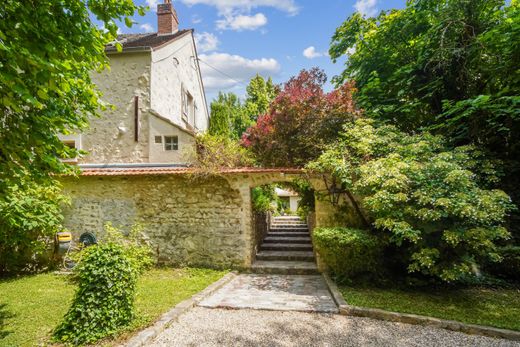 Detached House in Villette, Yvelines