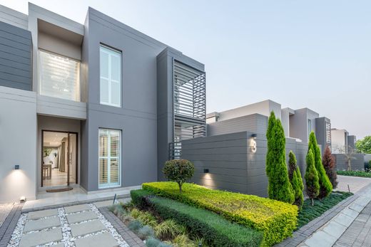 Dom jednorodzinny w Sandton, Gauteng