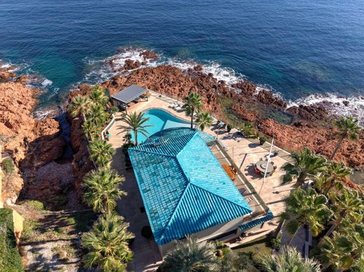 Detached House in Saint-Raphaël, Var