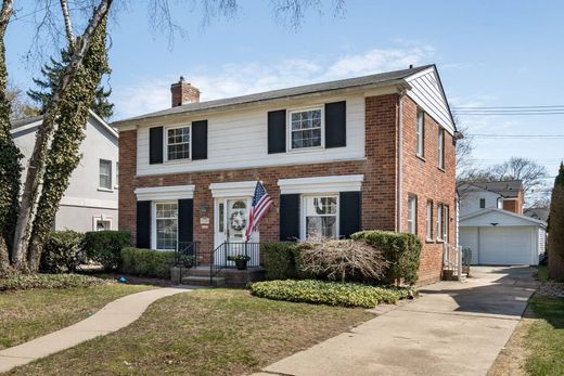 Detached House in Birmingham, Oakland County