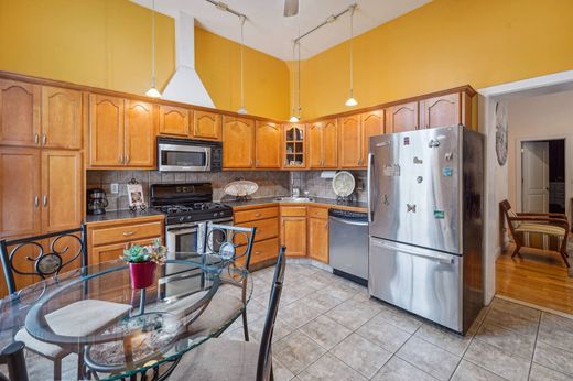 Luxury home in Newark, Essex County