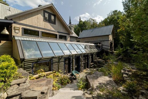 Casa en Sainte-Lucie-des-Laurentides, Laurentides