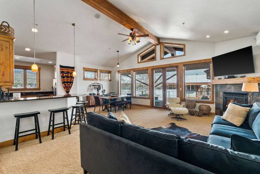 Apartment in Lakeside, Flathead County