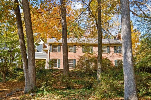 Luxury home in McLean, Fairfax County