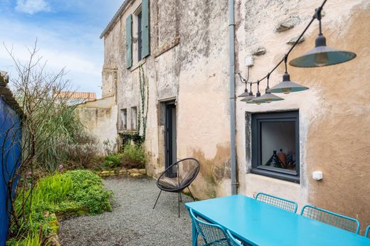 Twee-onder-een-kapwoning in Saint-Pierre-d'Oléron, Charente-Maritime