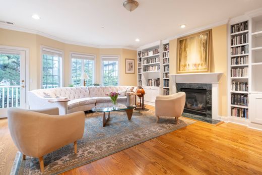 Luxury home in Pelham, Westchester County