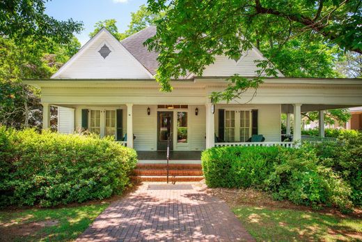 Luxury home in Perry, Houston County