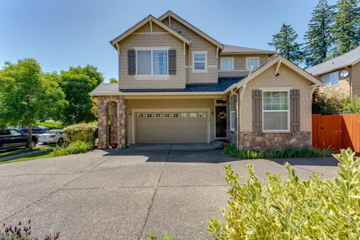 Luxury home in Hillsboro, Washington County