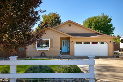Luxury home in Prineville, Crook County