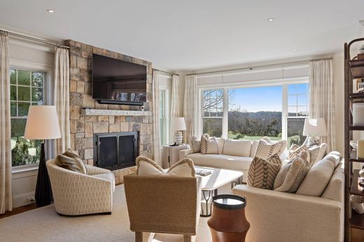 Apartment in Needham, Norfolk County