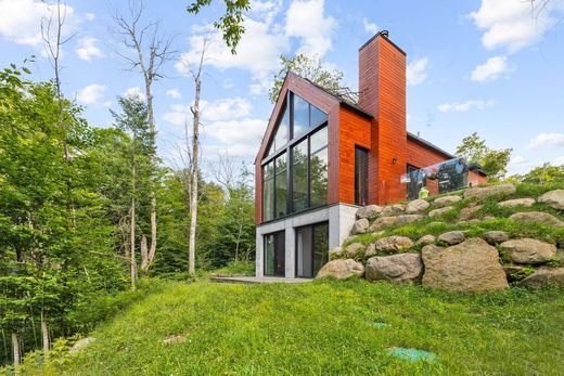 Lac-Supérieur, Laurentidesの一戸建て住宅