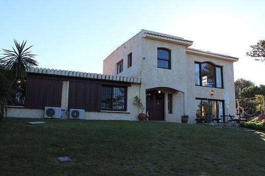 Einfamilienhaus in Punta del Este, Punta Del Este