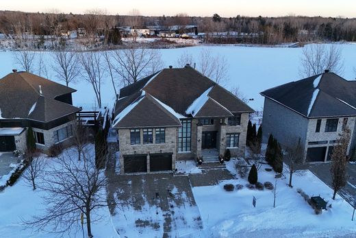 Einfamilienhaus in Blainville, Laurentides