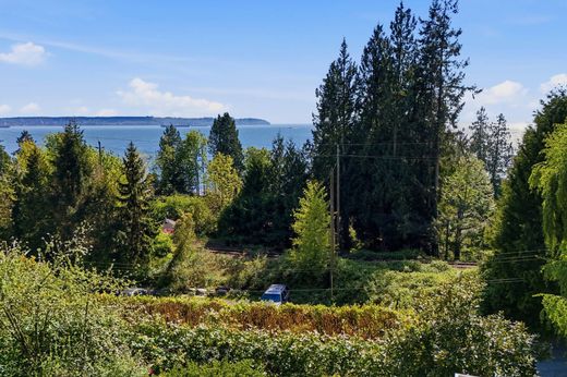 Detached House in West Vancouver, Metro Vancouver Regional District