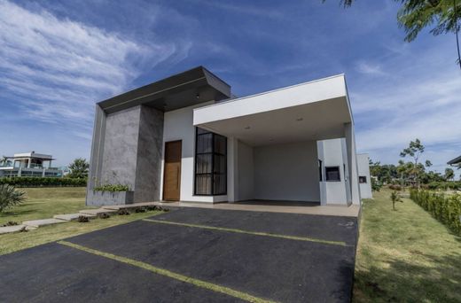 Luxus-Haus in Hernandarias, Departamento del Alto Paraná