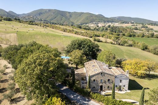 Casa en Apiro, Provincia di Macerata