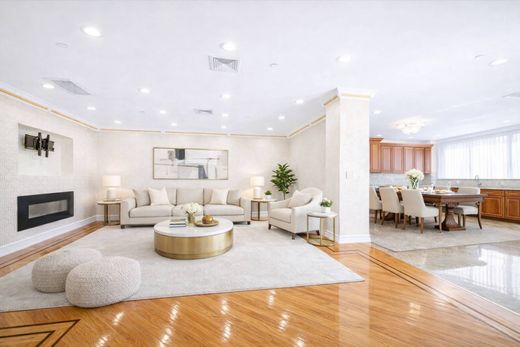 Piso / Apartamento en Rego Park, Queens County