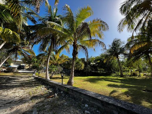 Detached House in Current, North Eleuthera District
