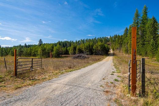 Land in Newport, Pend Oreille County