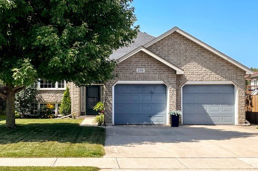 Vrijstaand huis in Hanover, Ontario